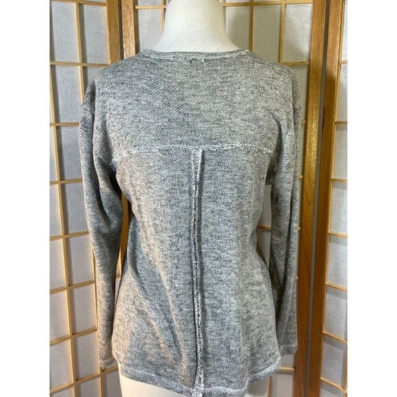 Democracy Sm Distressed Knit Top - Picture 2 of 15